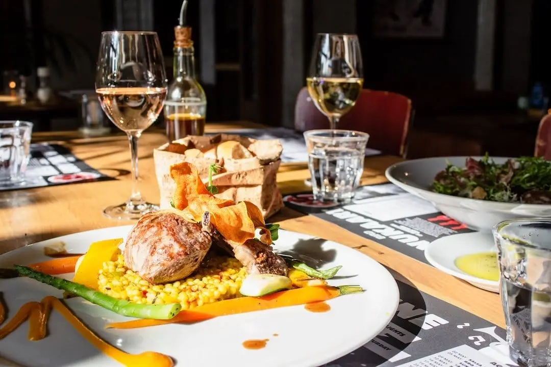 De bästa restaurangerna för en romantisk middag i Göteborg illustration